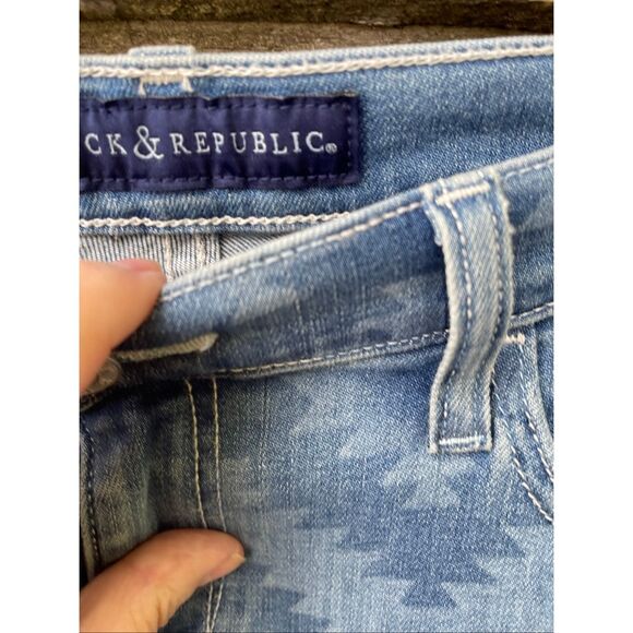 NWT Rock & Republic Aztec print size 12 Berlin skinny jeans. - Picture 8 of 12